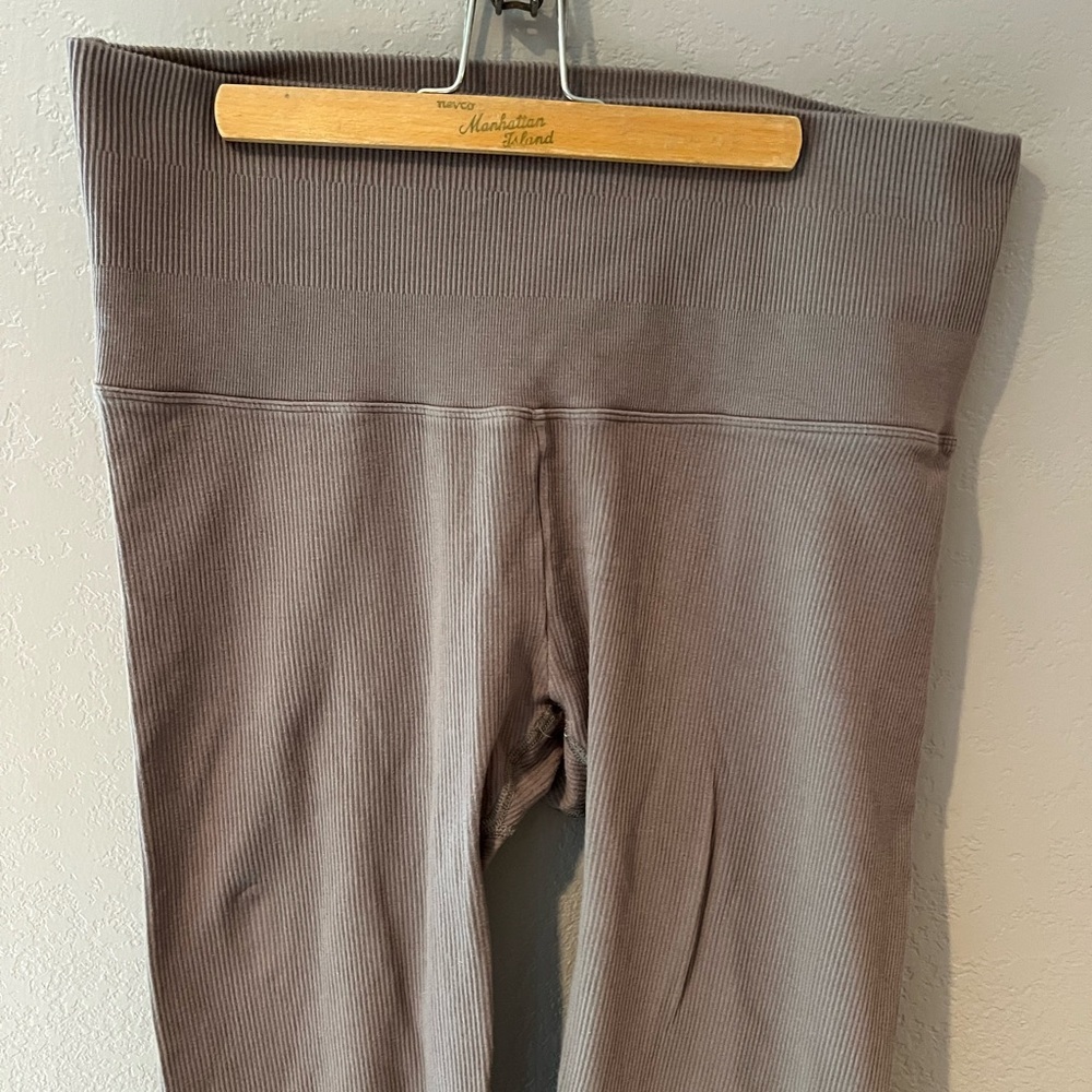 All in Motion Ribbed Legging - Picture 2 of 6